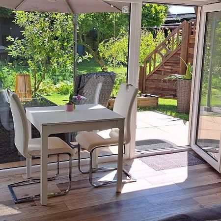 All-In-One Apartment Mit Eigener Sonnenterrasse Im Garten 杜塞尔多夫 外观 照片