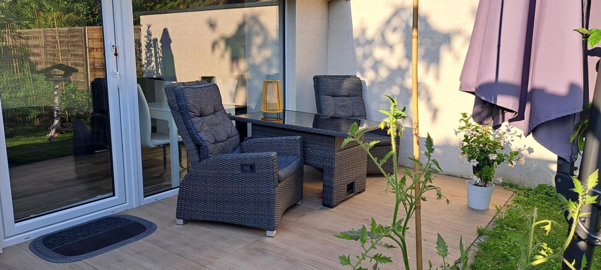 All-In-One Apartment Mit Eigener Sonnenterrasse Im Garten 杜塞尔多夫 外观 照片