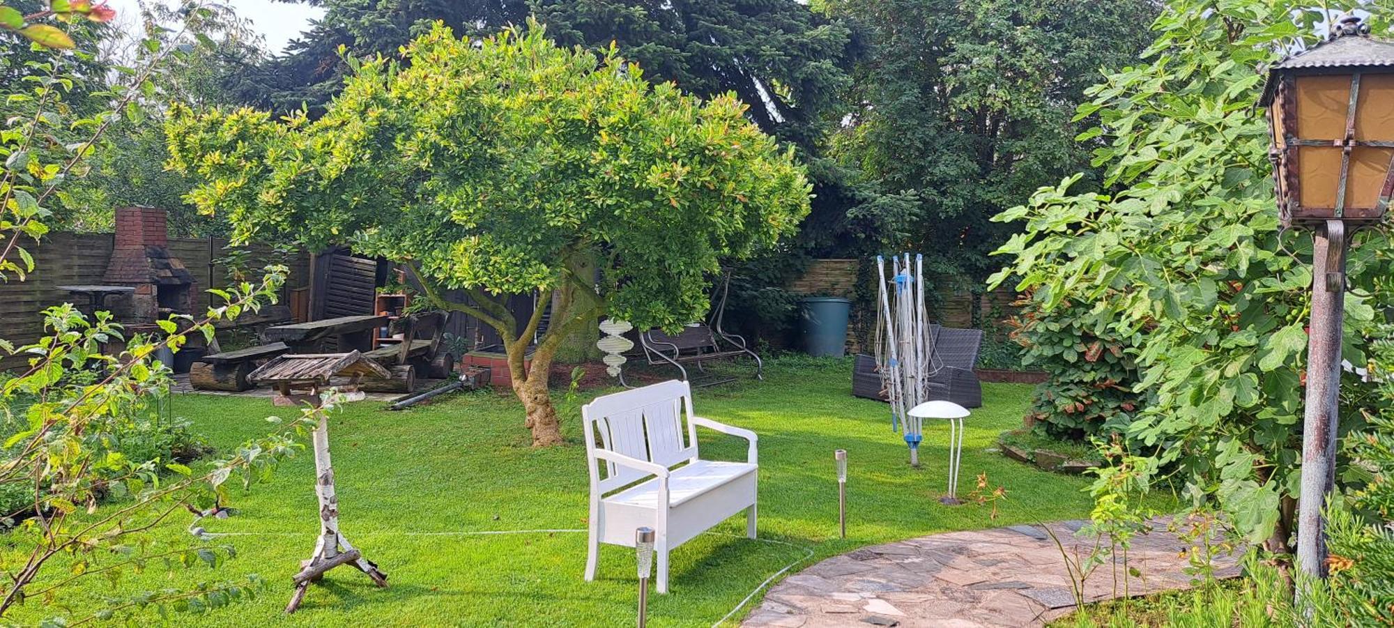 All-In-One Apartment Mit Eigener Sonnenterrasse Im Garten 杜塞尔多夫 外观 照片