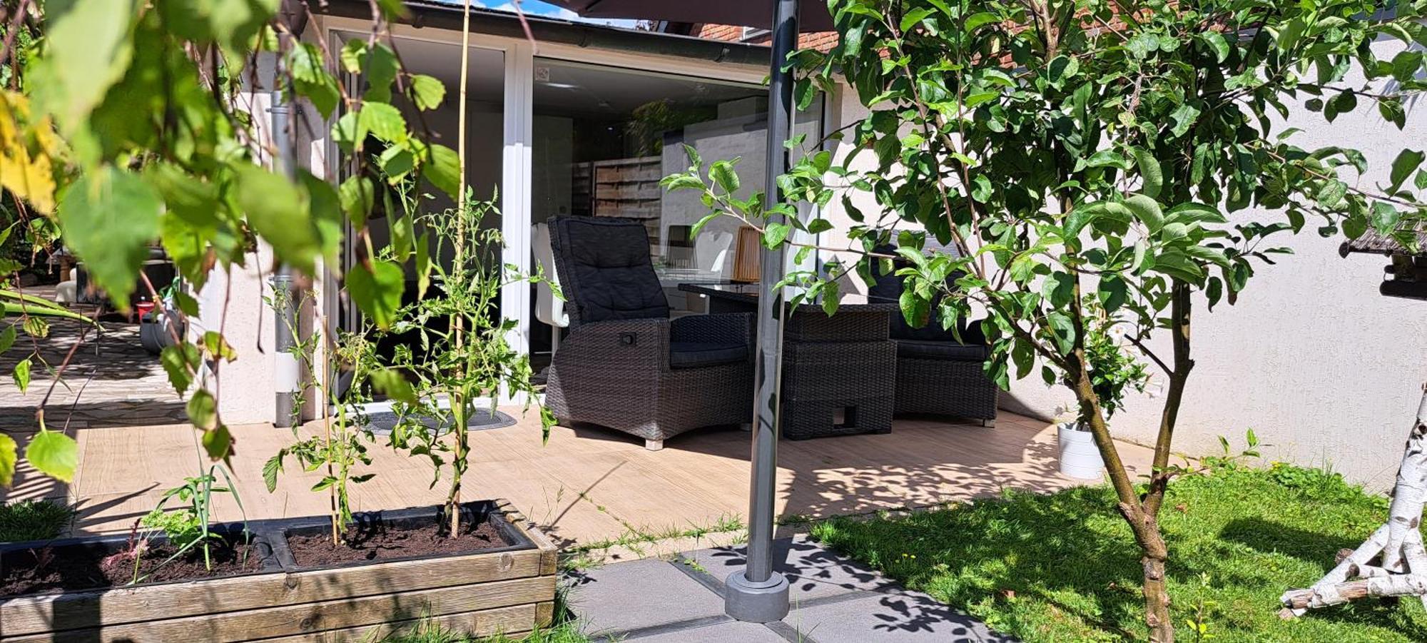 All-In-One Apartment Mit Eigener Sonnenterrasse Im Garten 杜塞尔多夫 外观 照片