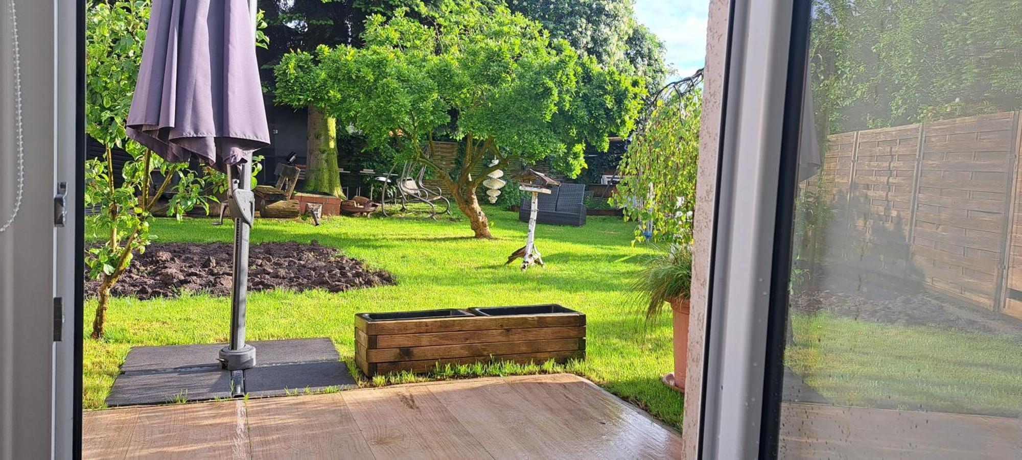 All-In-One Apartment Mit Eigener Sonnenterrasse Im Garten 杜塞尔多夫 外观 照片